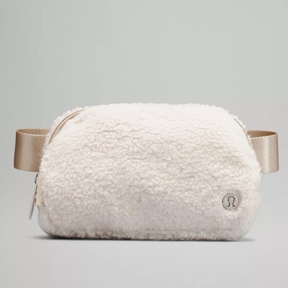 SOLD - Lululemon Everywhere Fleece Belt Bag *1L - Picture 1 of 3